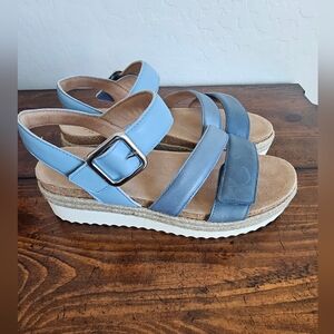 NWOB Women's Blue Velcro Strappy Leather Sandals w/Buckle -  Comfy! Sizes 9 & 10